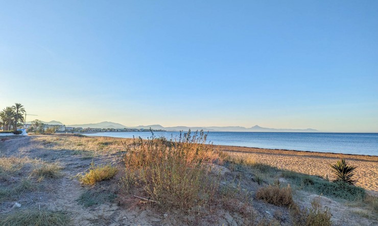 Resale - Commercial -
El Vergel