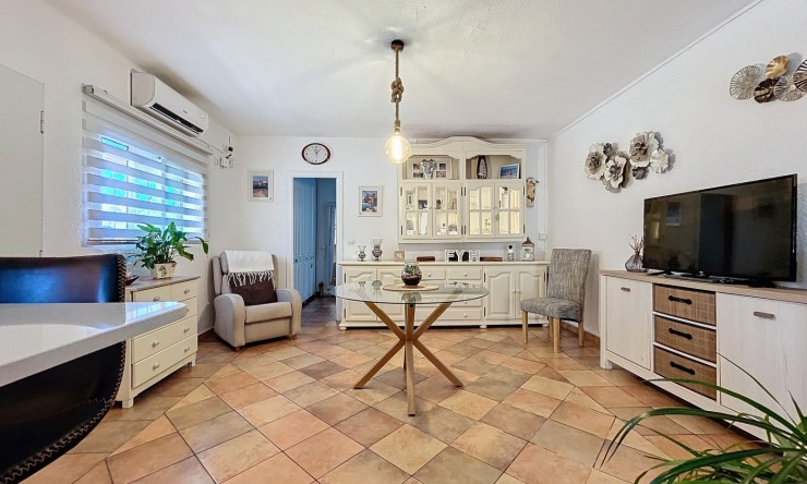 Wiederverkauf - Wohnung -
Albir
