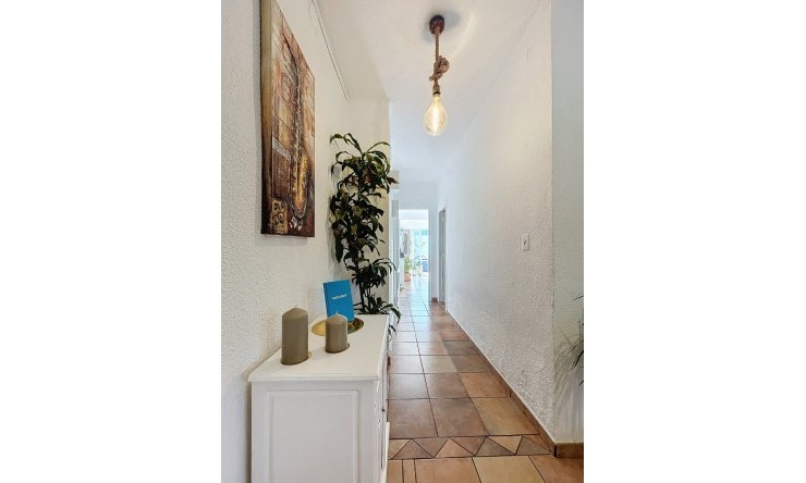 Wiederverkauf - Wohnung -
Albir