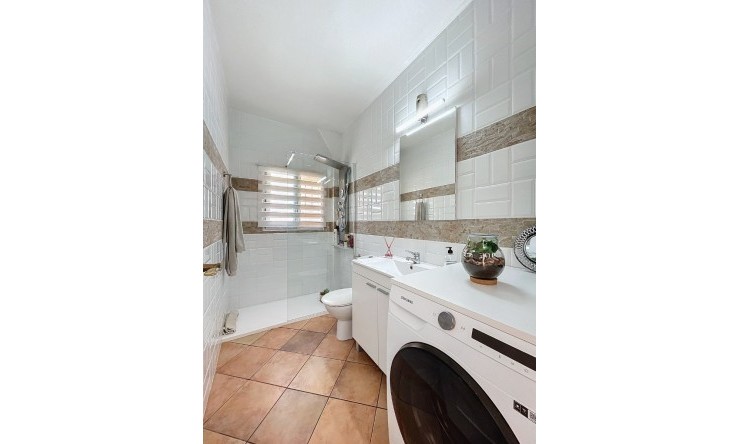 Wiederverkauf - Wohnung -
Albir
