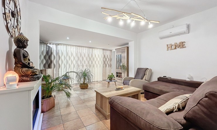 Wiederverkauf - Wohnung -
Albir