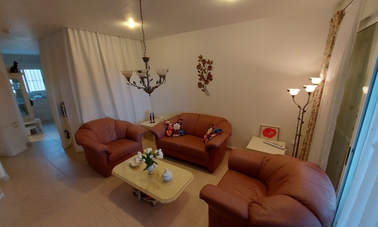Resale - Townhouse -
Benijofar