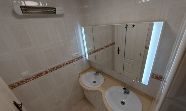 Resale - Townhouse -
Benijofar