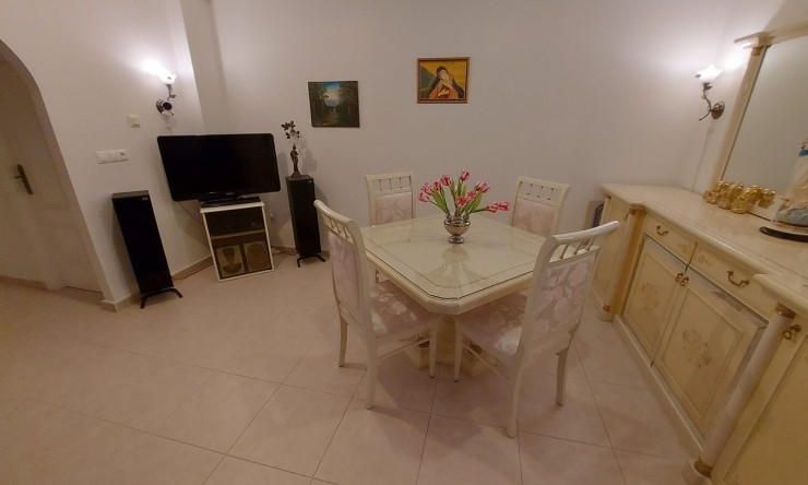 Resale - Townhouse -
Benijofar