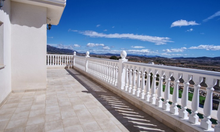 Resale - Villa -
Pinoso