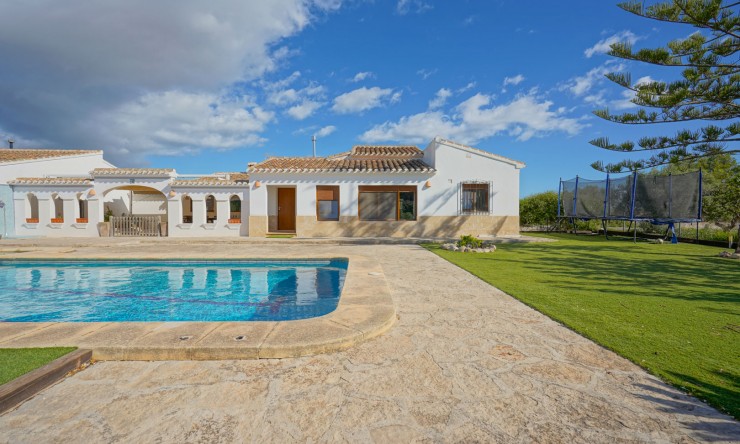 Reventa - Villa -
Jávea - Las Laderas