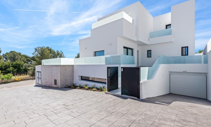 Neue Gebäude - Villa -
Polop