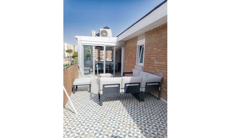 Revente - Appartement -
Benidorm