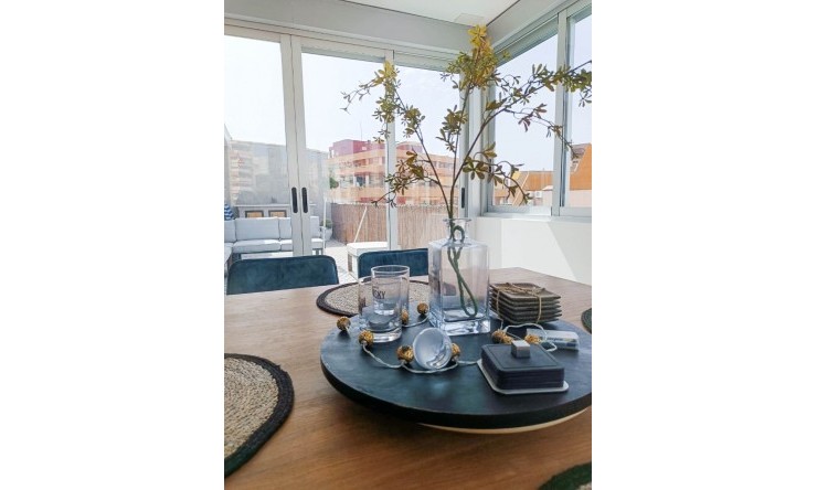 Revente - Appartement -
Benidorm