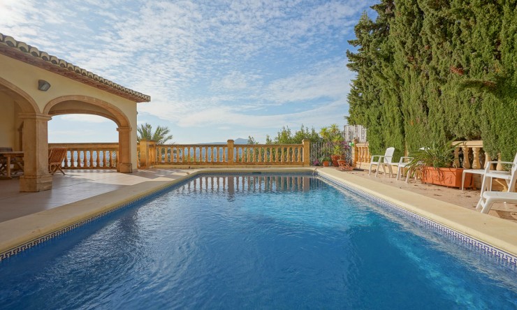Reventa - Villa -
Jávea - La Corona