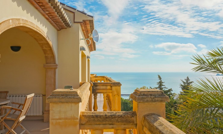 Reventa - Villa -
Jávea - La Corona
