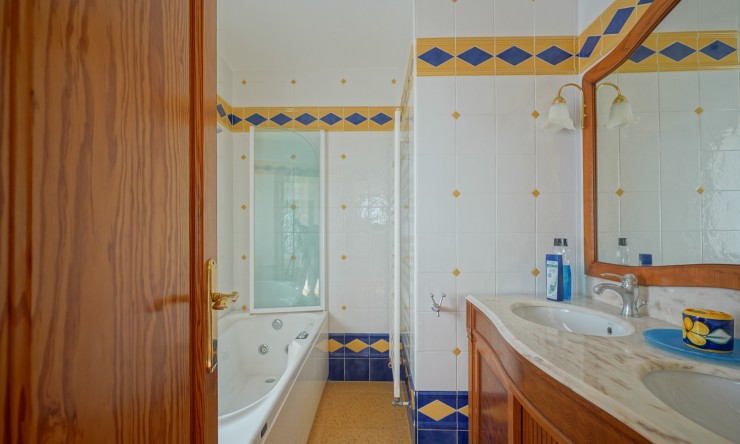 Reventa - Villa -
Jávea - La Corona