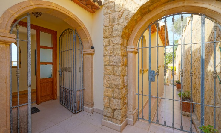 Reventa - Villa -
Jávea - La Corona