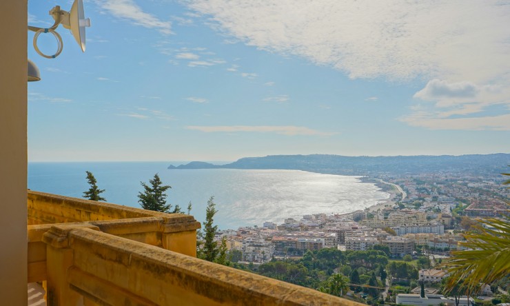 Reventa - Villa -
Jávea - La Corona