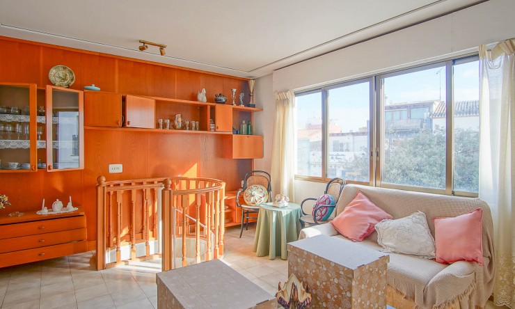 Reventa - Adosado -
Denia