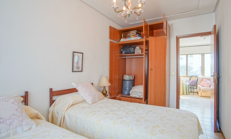 Reventa - Adosado -
Denia