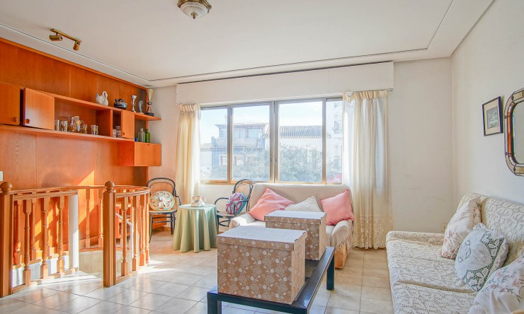 Reventa - Adosado -
Denia