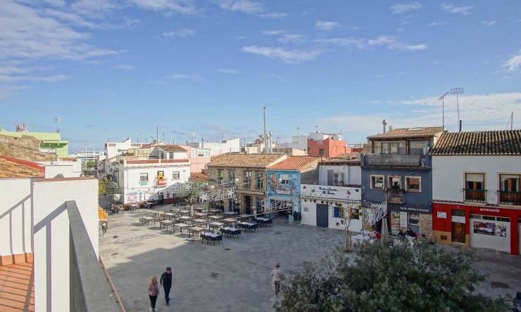 Reventa - Adosado -
Denia