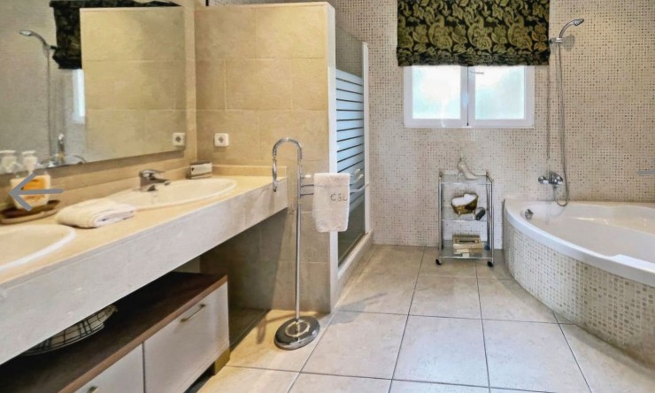 Reventa - Villa -
Pedreguer - La Sella