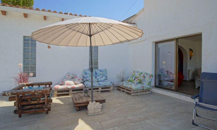 Wiederverkauf - Villa -
Altea - Alhama Springs