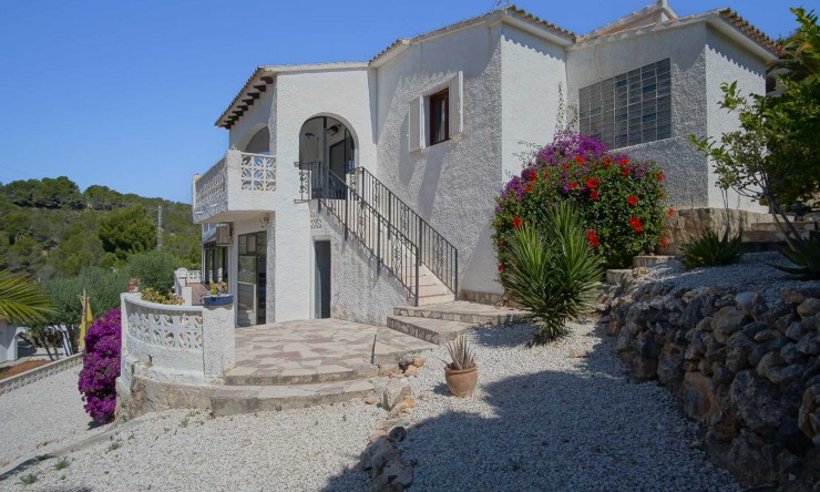 Wiederverkauf - Villa -
Altea - Alhama Springs
