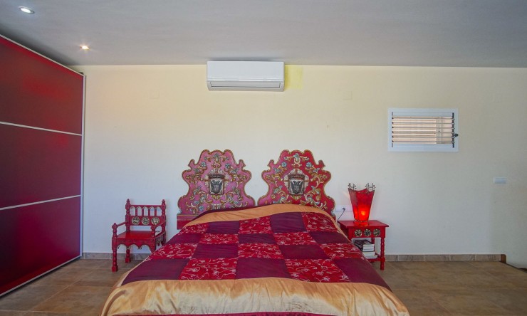 Wiederverkauf - Villa -
Altea - Alhama Springs