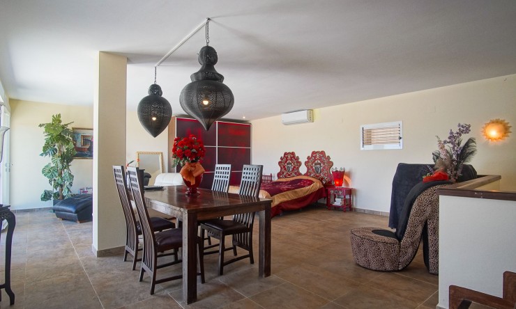 Wiederverkauf - Villa -
Altea - Alhama Springs