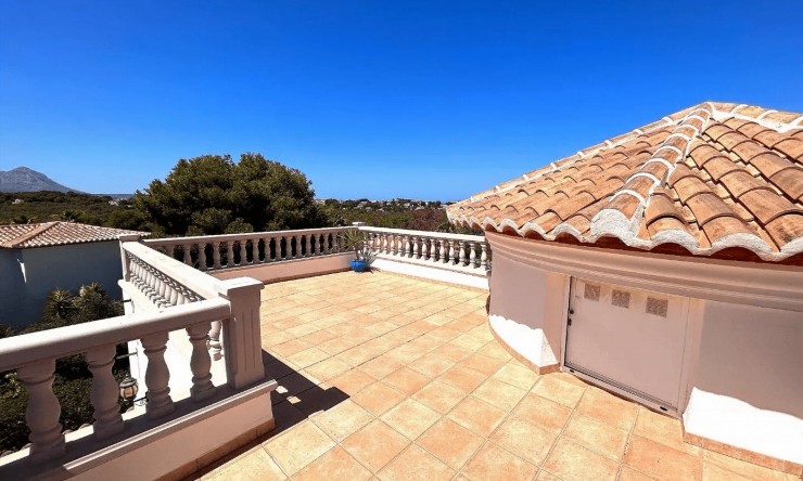 Revente - Villa -
Jávea - Granadella