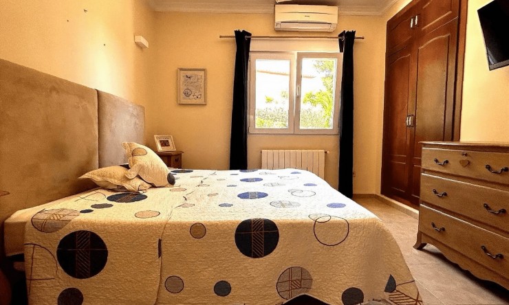 Revente - Villa -
Jávea - Granadella