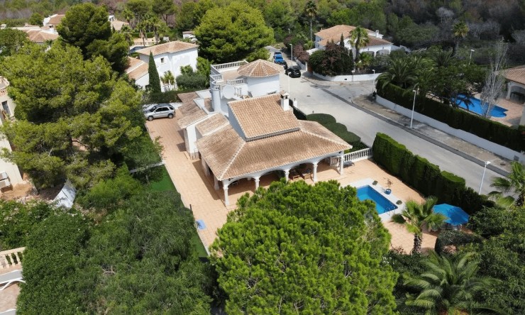 Revente - Villa -
Jávea - Granadella