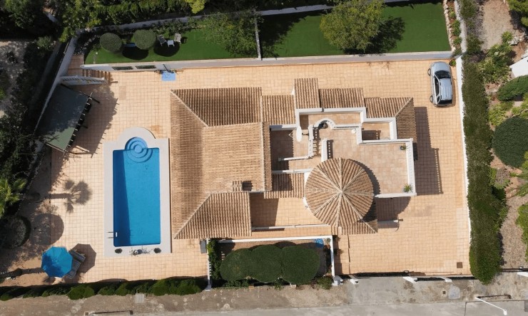 Revente - Villa -
Jávea - Granadella