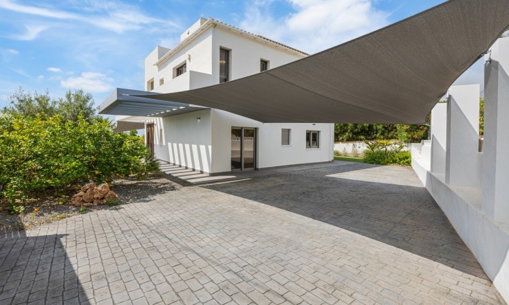Resale - Villa -
La Nucía