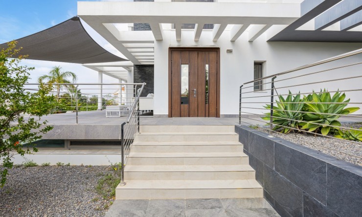 Resale - Villa -
La Nucía