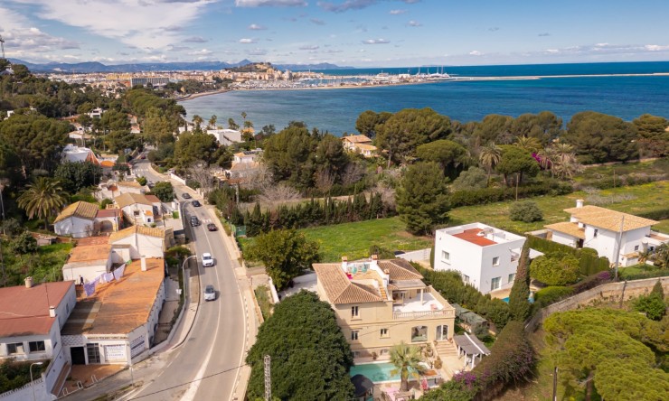 Revente - Villa -
Denia - Las Rotas