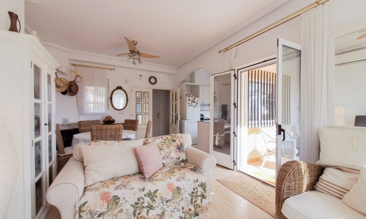 Resale - Villa -
Dehesa de Campoamor