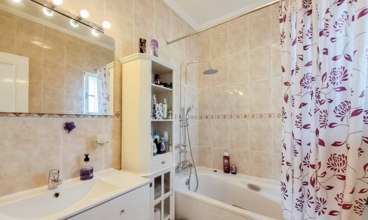 Resale - Villa -
Dehesa de Campoamor