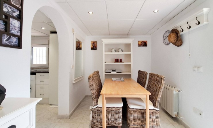 Resale - Villa -
Dehesa de Campoamor