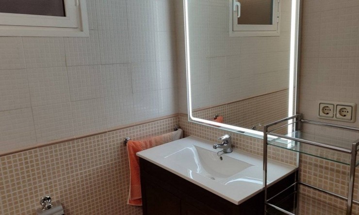 Resale - Apartment -
Albir