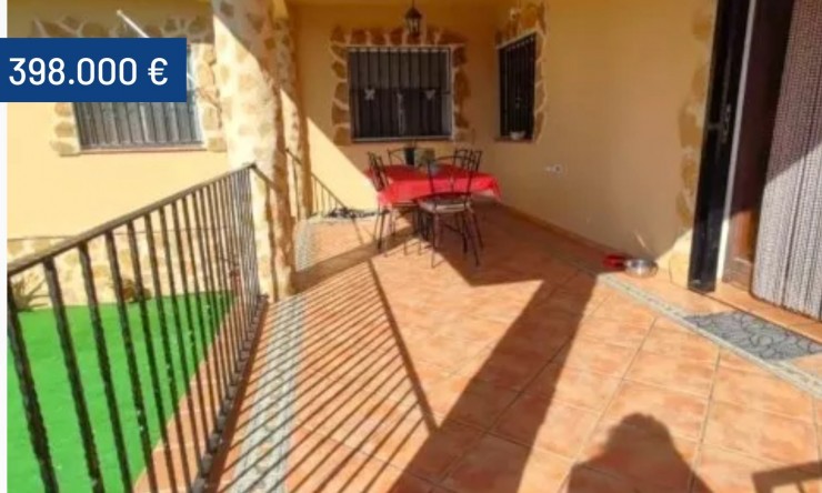 Resale - Villa -
Orihuela Costa