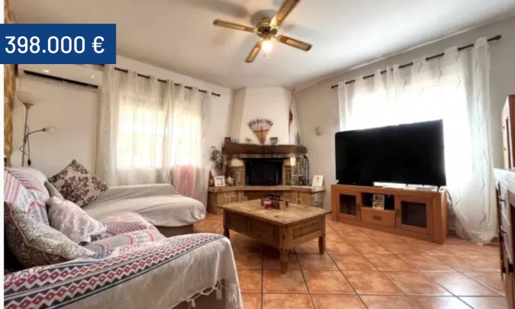 Resale - Villa -
Orihuela Costa