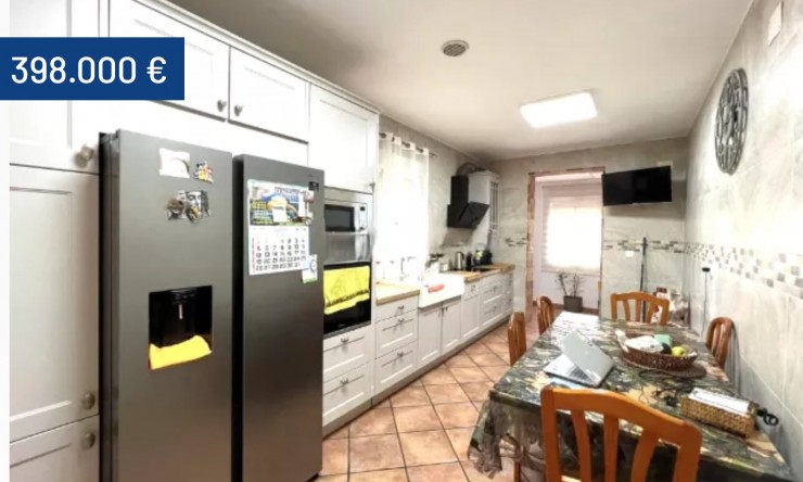 Resale - Villa -
Orihuela Costa
