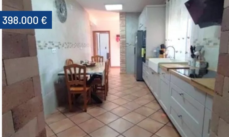 Resale - Villa -
Orihuela Costa