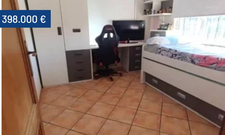 Resale - Villa -
Orihuela Costa