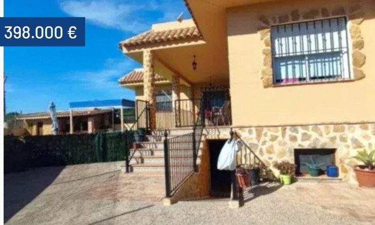 Resale - Villa -
Orihuela Costa