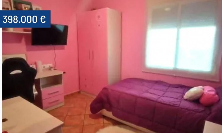 Resale - Villa -
Orihuela Costa