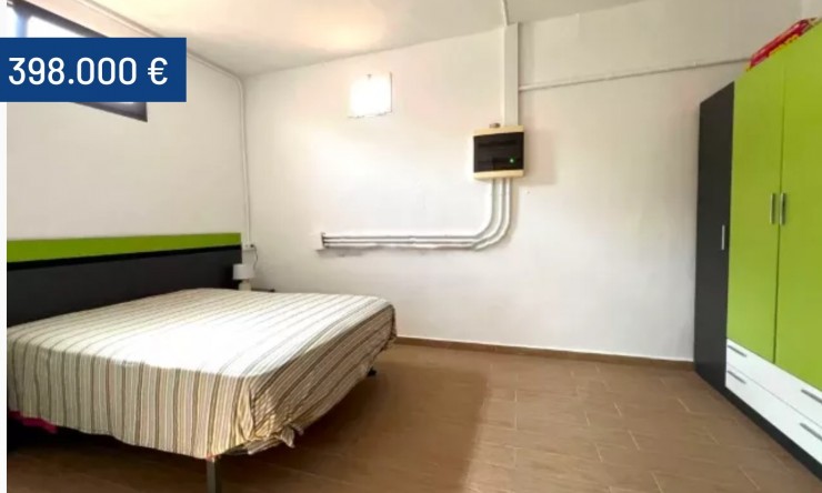 Resale - Villa -
Orihuela Costa
