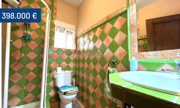 Resale - Villa -
Orihuela Costa