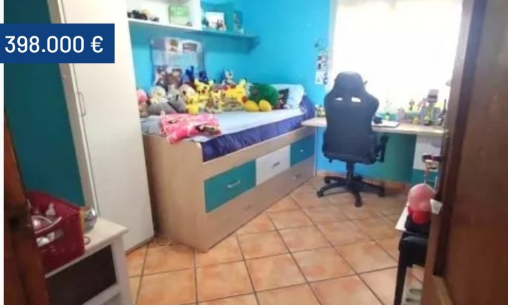 Resale - Villa -
Orihuela Costa