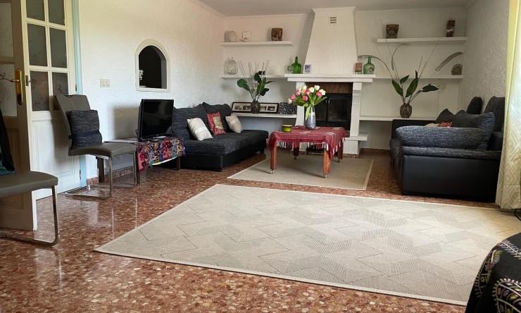 Resale - Villa -
Finestrat