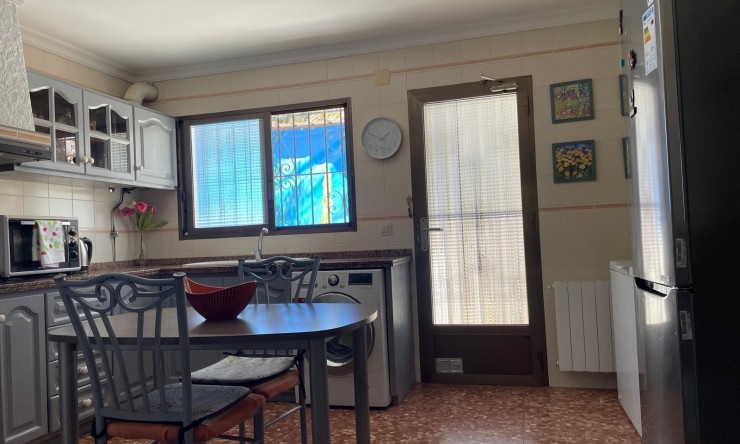 Resale - Villa -
Finestrat